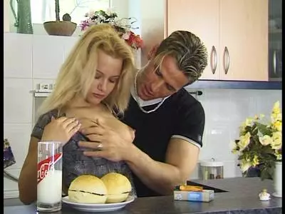 Sex mit einer schwangeren Blondine - Private Pornos mit schwangeren Frauen